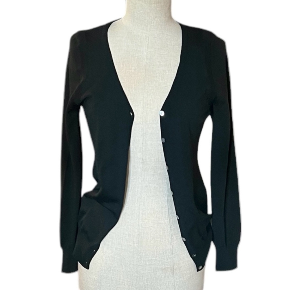 100% Wool Black Women's Cardigan Sweater Size Medium